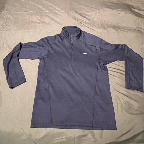 Patagonia 1/4 zip pullover. - Picture 2 of 7